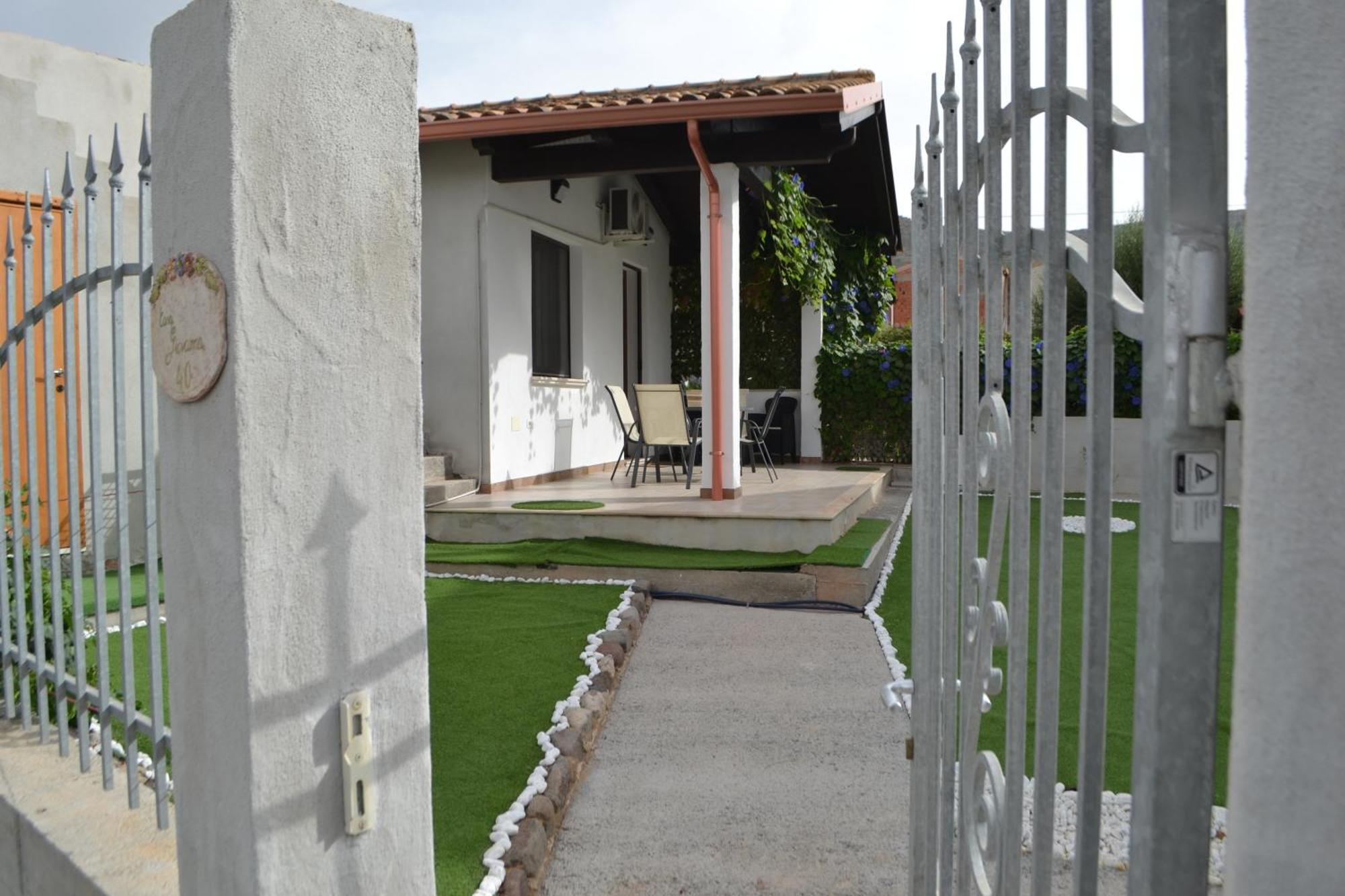 Casa Giovanna San Giovanni Suèrgiu Exterior foto